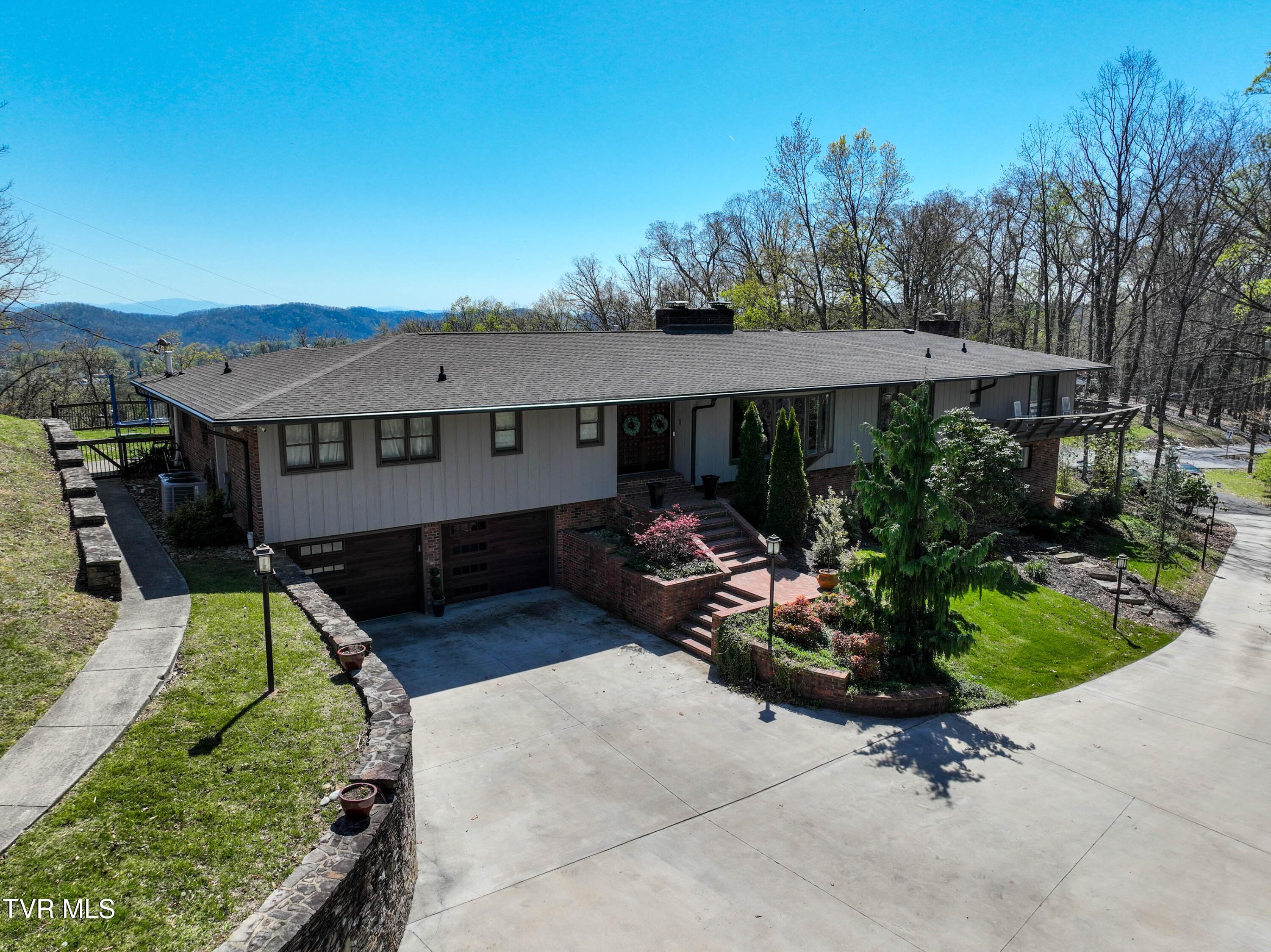 Image 2: 117 Skyline Dr Drone DOM-9