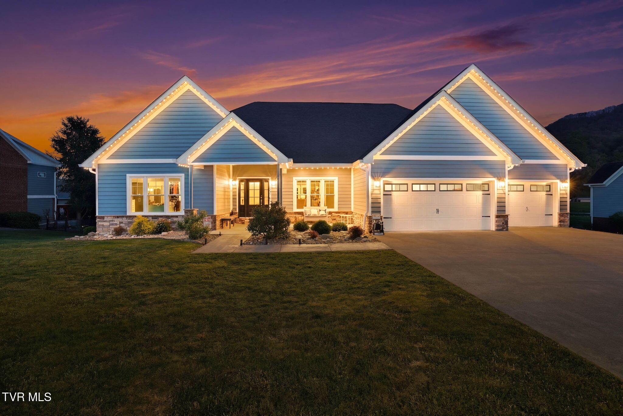 Image 1: 9-web-or-mls-605 Church Ln Twilights-9