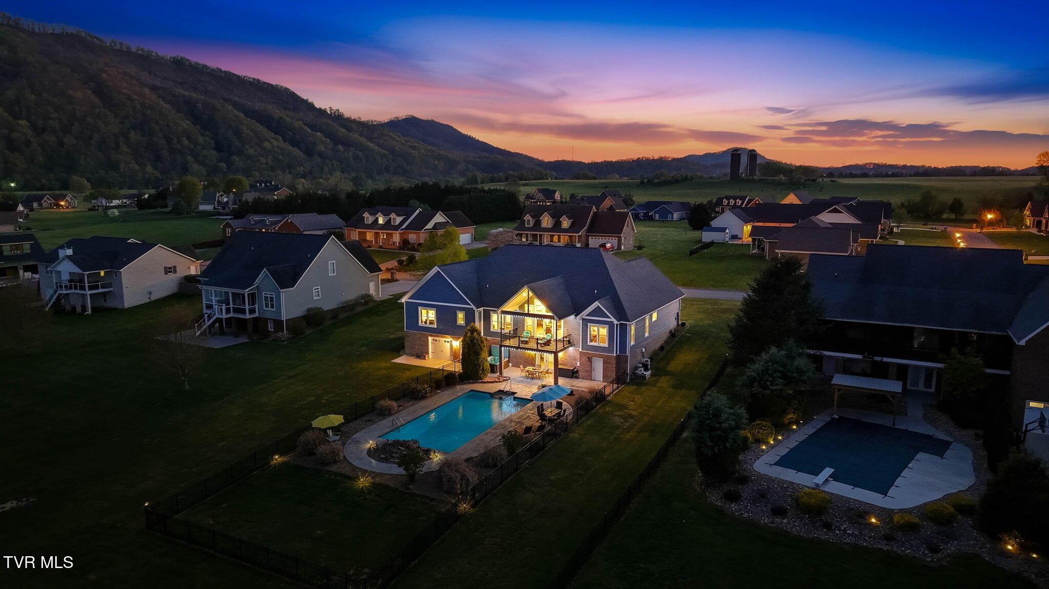 Image 2: 3-web-or-mls-605 Church Ln Twilights-3