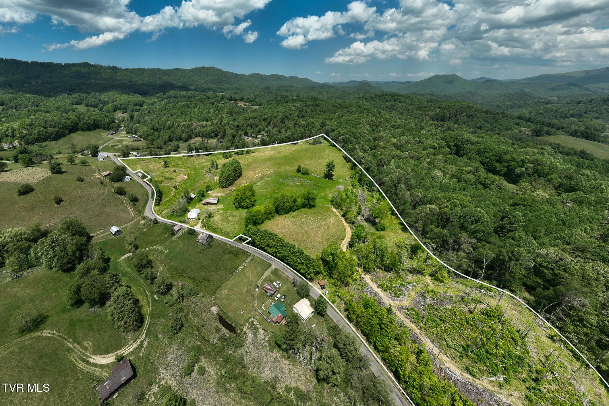 Image 3: 856 Shingletown Road (1 of 3)
