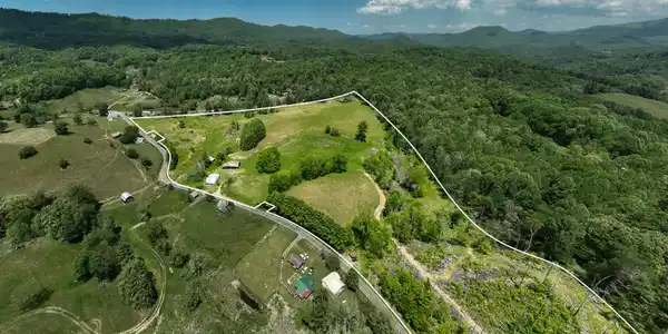 Image 3: 856 Shingletown Road (1 of 3)