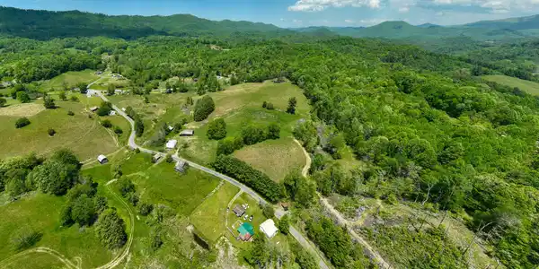 Image 4: 856 Shingletown Road (2 of 91)