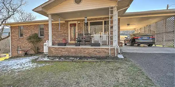 9867 Middle Wallens Creek Road