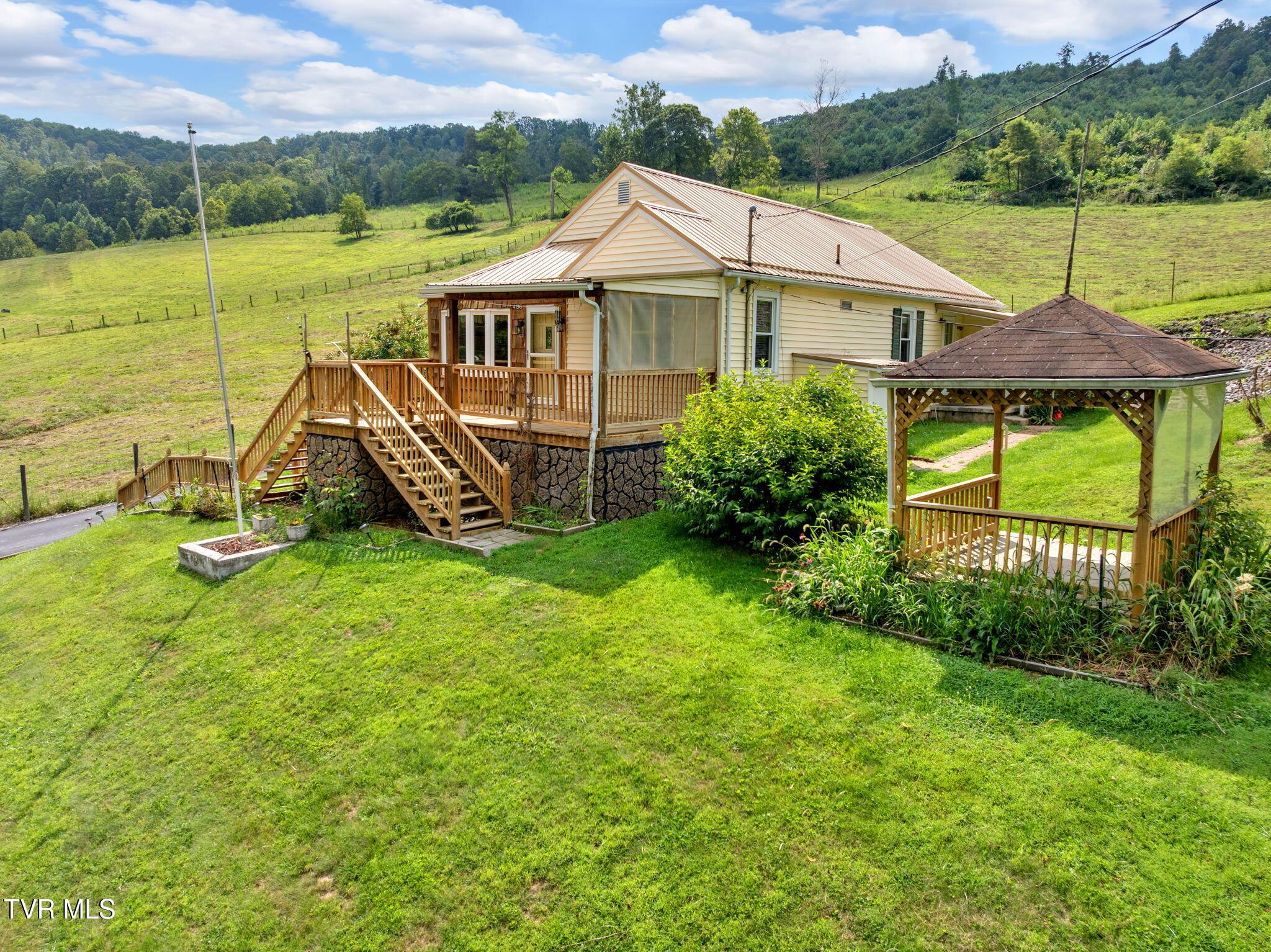Image 2: 2-web-or-mls-JH 20250821-112