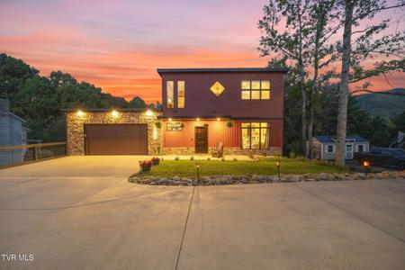 1505 Strawberry Lane