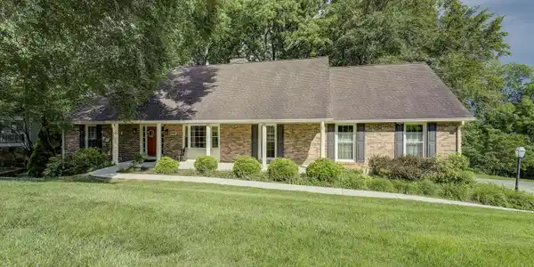 2806 Avondale Drive