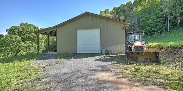 699 Heaton Creek Road