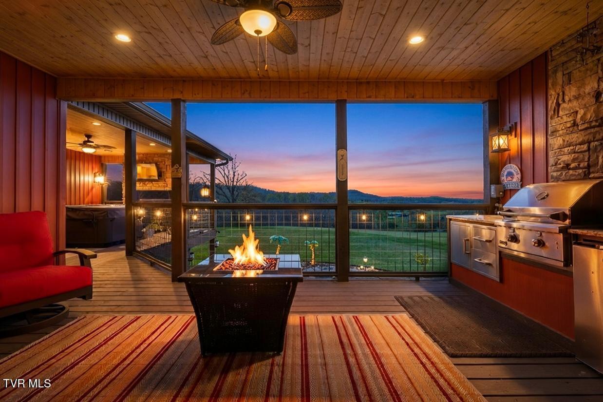 Image 4: Upper Outdoor Living Space