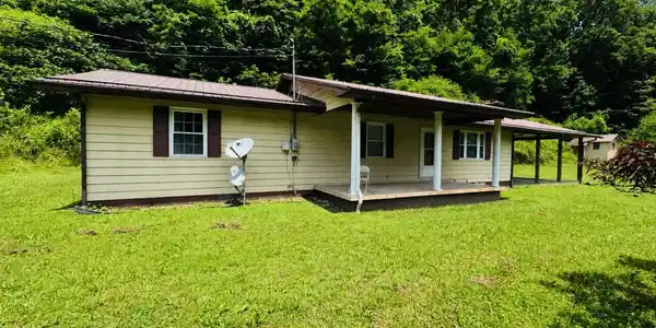 1494 Stable Drive