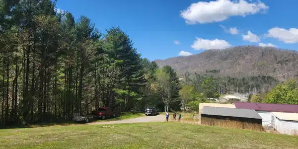 315 Larrys Lane