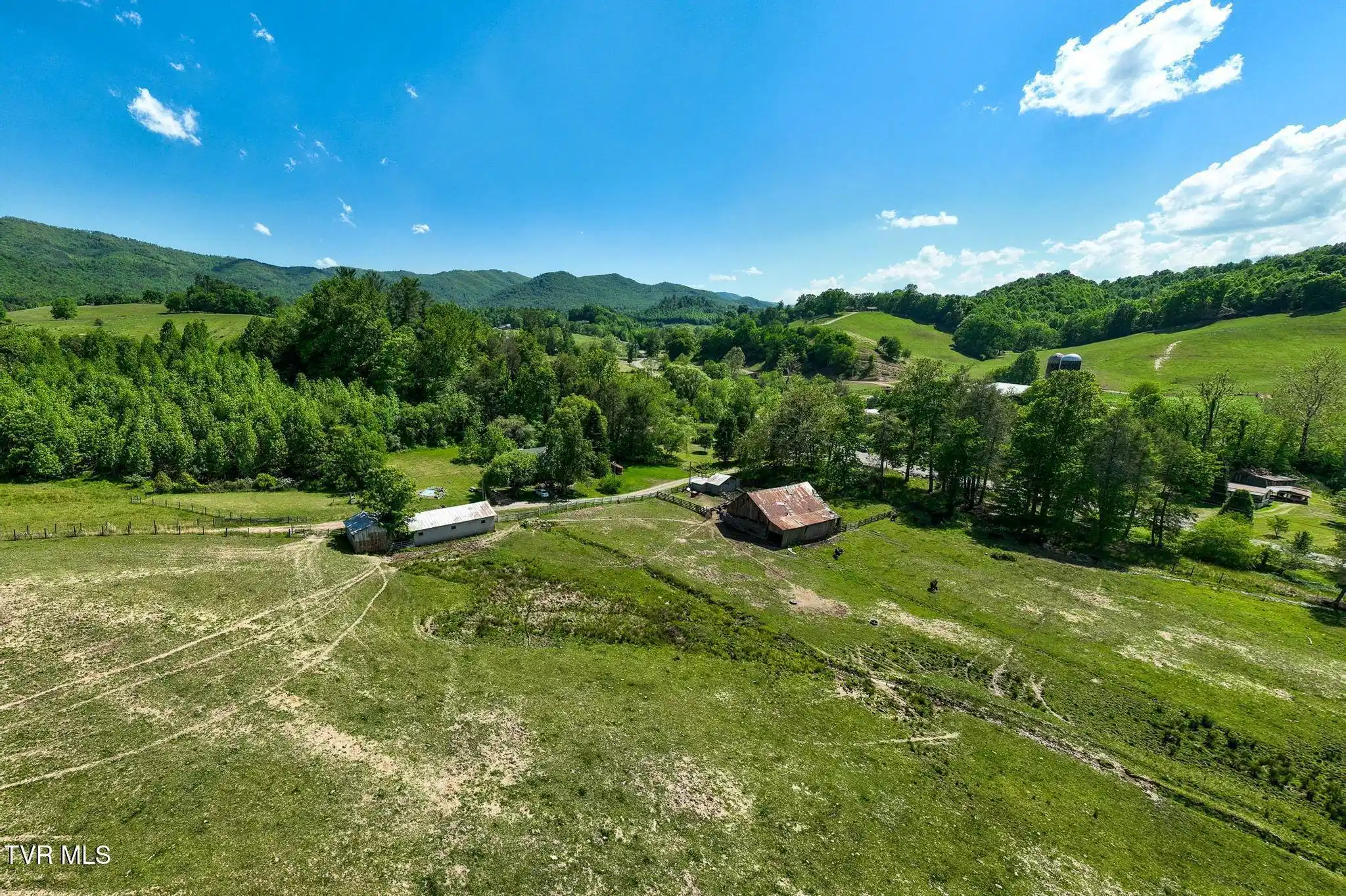 Image 1: 517 Mill Creek Road (23 of 52)