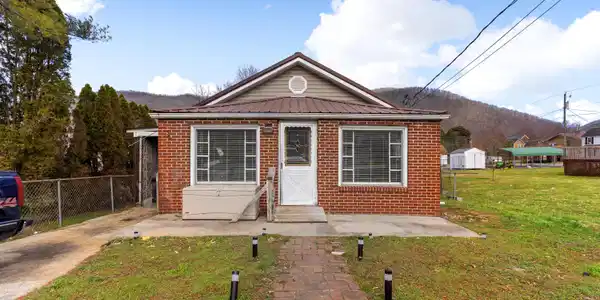 409 West Wood Avenue