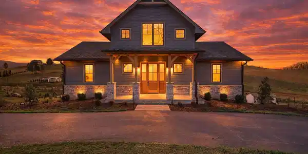 Image 3: Staged 136 Farmhouse VIllage Trl DST-9