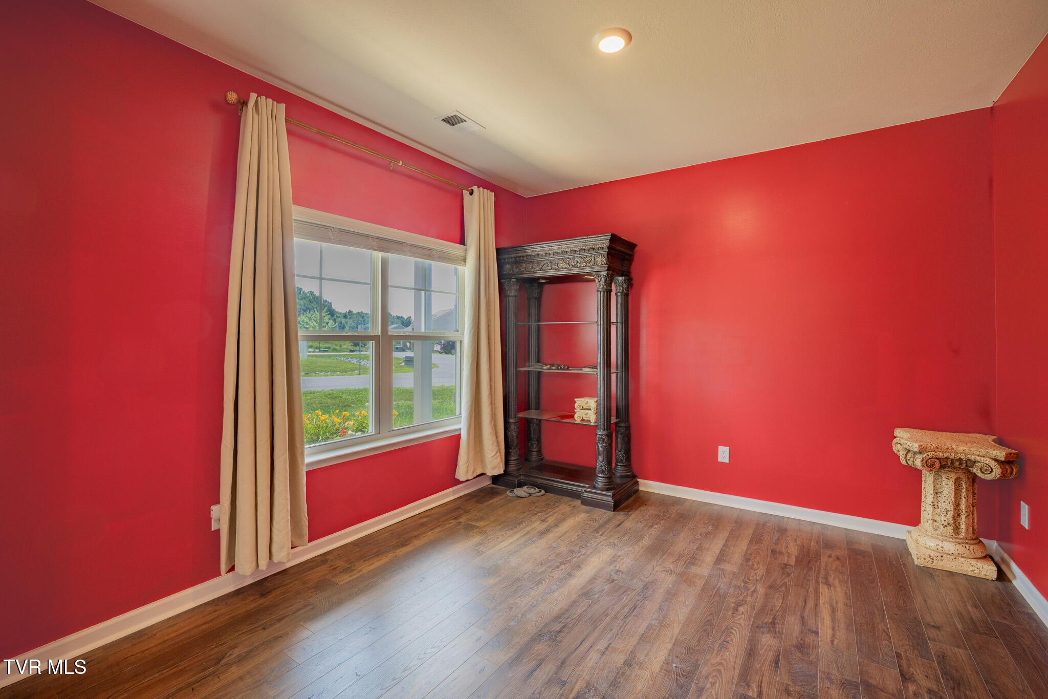 Image 3: 1R9A8705-HDR