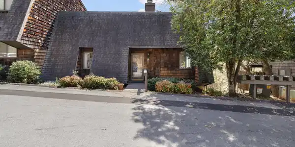322 Summer Place