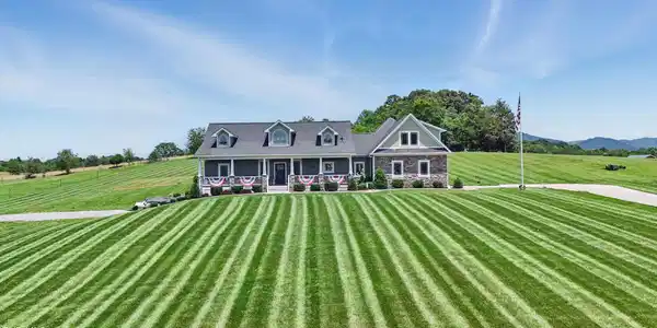 313 Treadway Trail