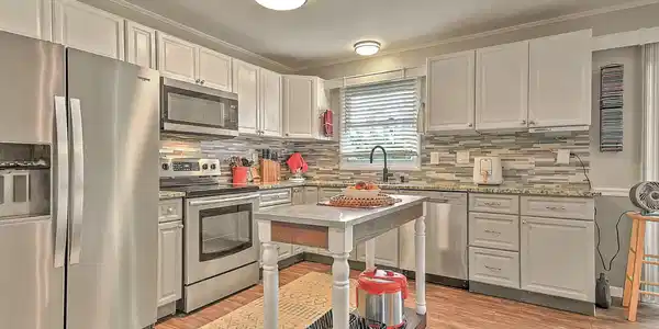 Image 3: 26-web-or-mls-244 Sunrise KW-26