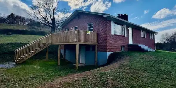 526 Blue Hollow Road