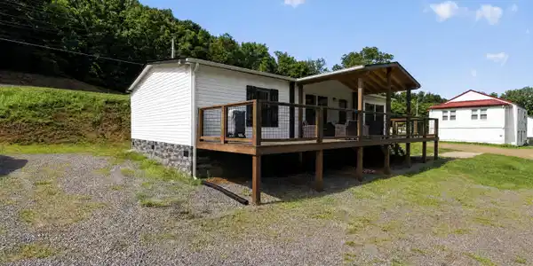 Image 2: 450-Burem-Rd-Rogersville-TN-37857-Window