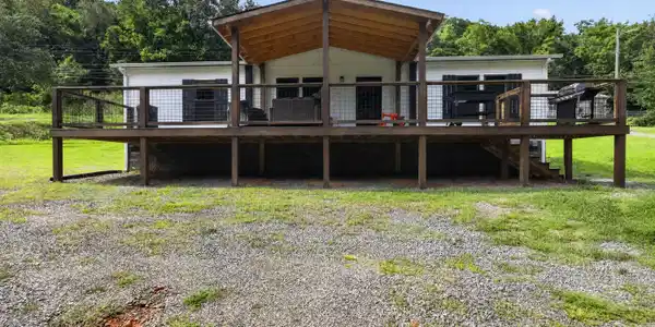Image 3: 450-Burem-Rd-Rogersville-TN-37857-Window