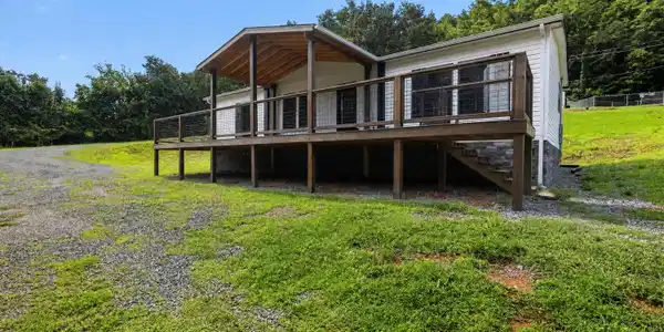 Image 4: 450-Burem-Rd-Rogersville-TN-37857-Window