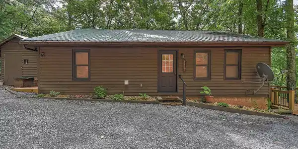 1521 Barrett Hollow Road