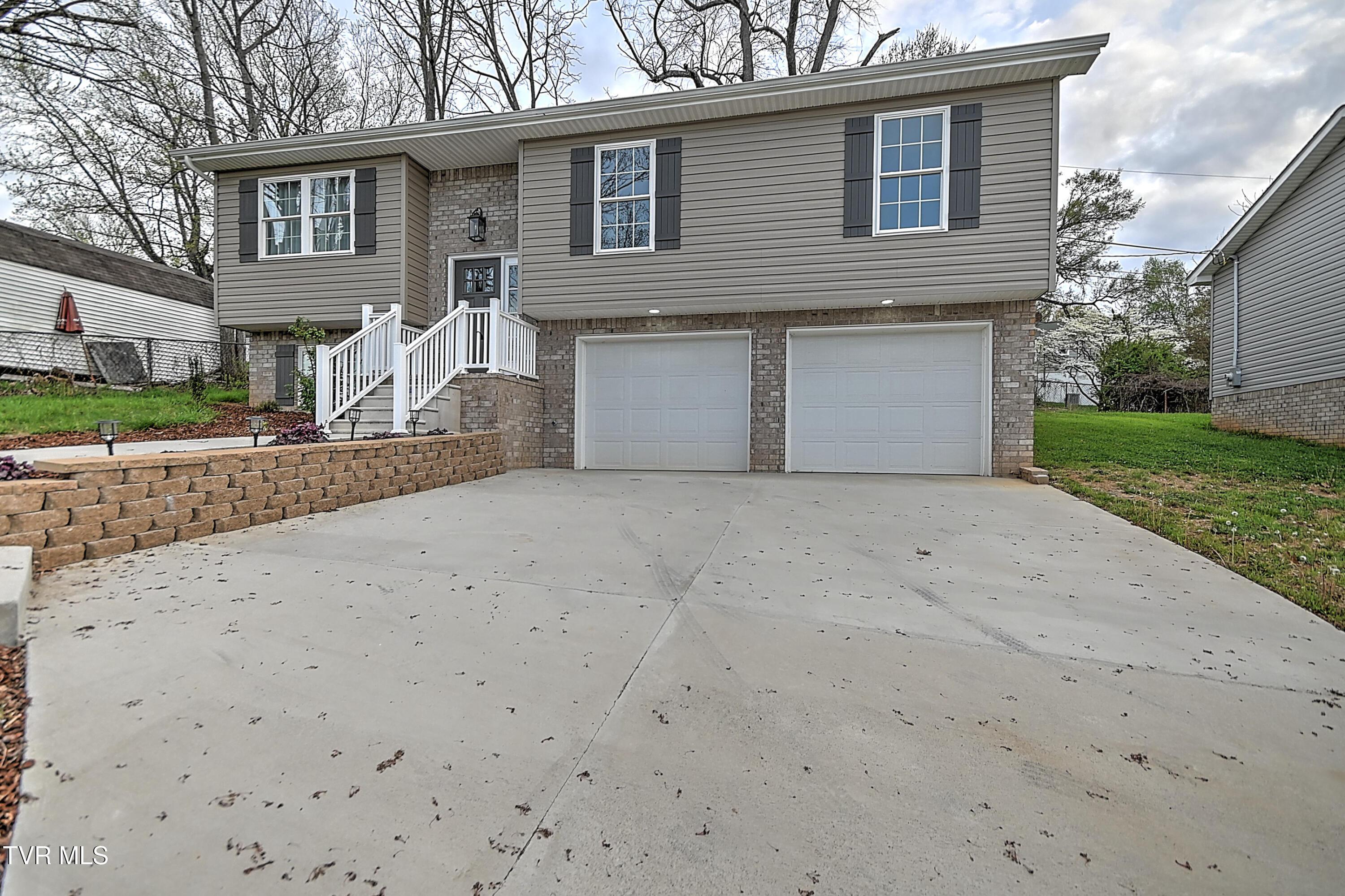 Image 4: 1950 W Stone Dr CP-4