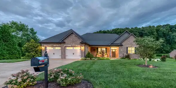 Image 2: 105 Shadden Springs-101