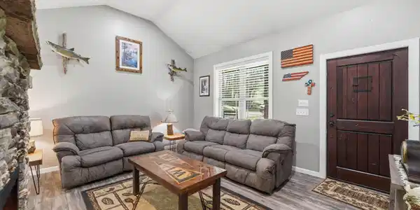Image 4: 289 Myrtle Drive