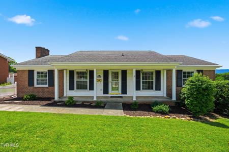 1005 Lake Street