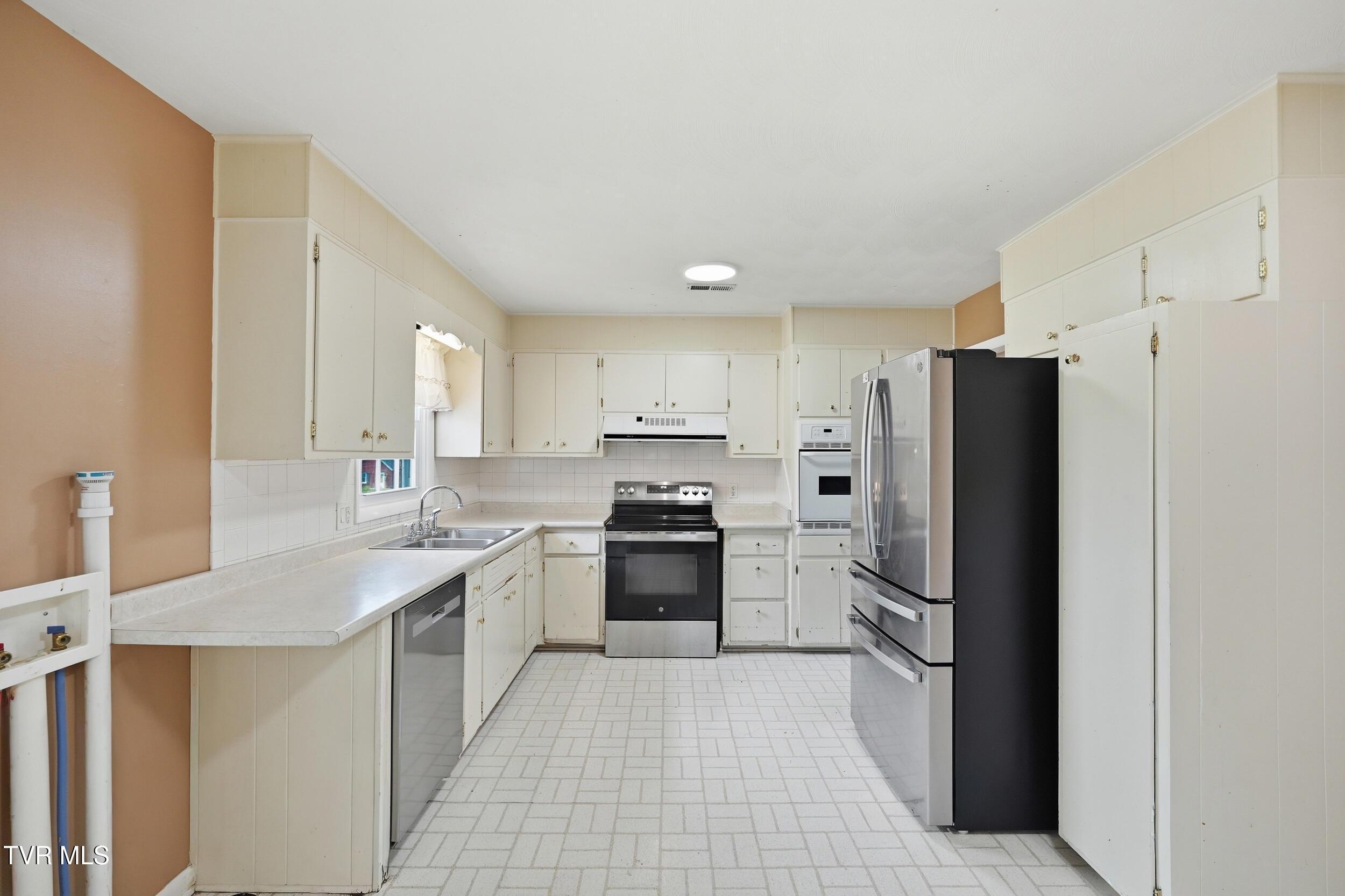 Image 4: 9_1005 lake st-15