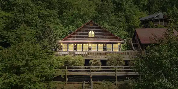 Image 2: Front exterior