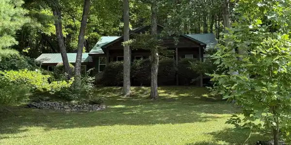 Image 2: 128 Overlook 14