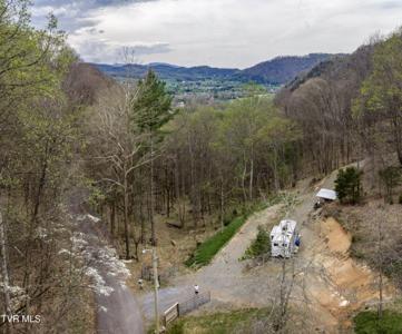 394 & 400 Bishop Hollow Road