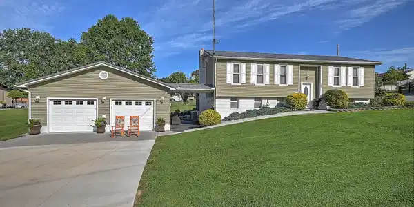 121 Brookview Drive