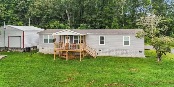 145 Oakwood Dr Way