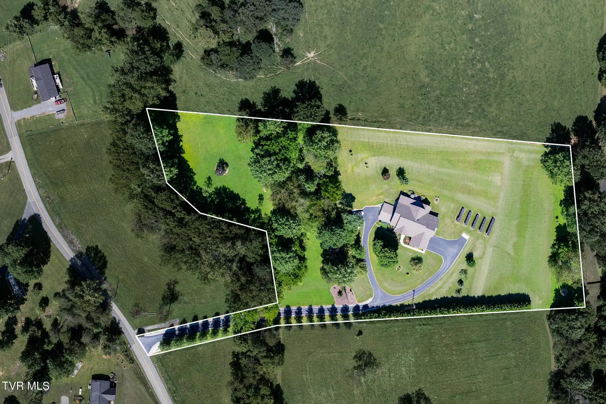 Image 1: 186 Oliver Edwards Road (1 of 130) - Cop