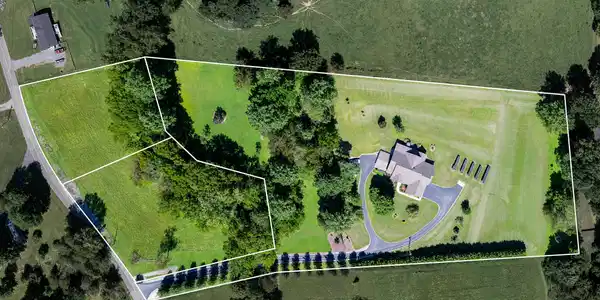 Image 3: 186 Oliver Edwards Road (3 of 130)