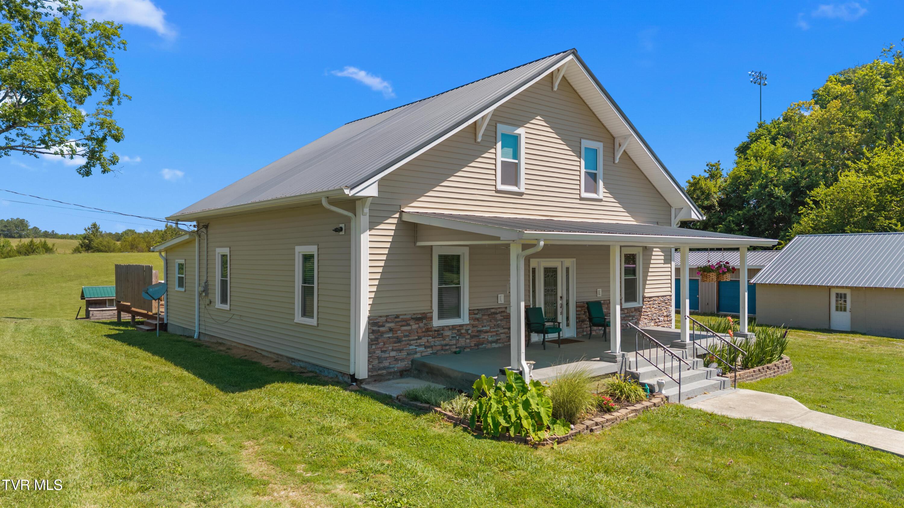 Image 2: 033-215WoodbineAvenue-BullsGap-TN-37711-