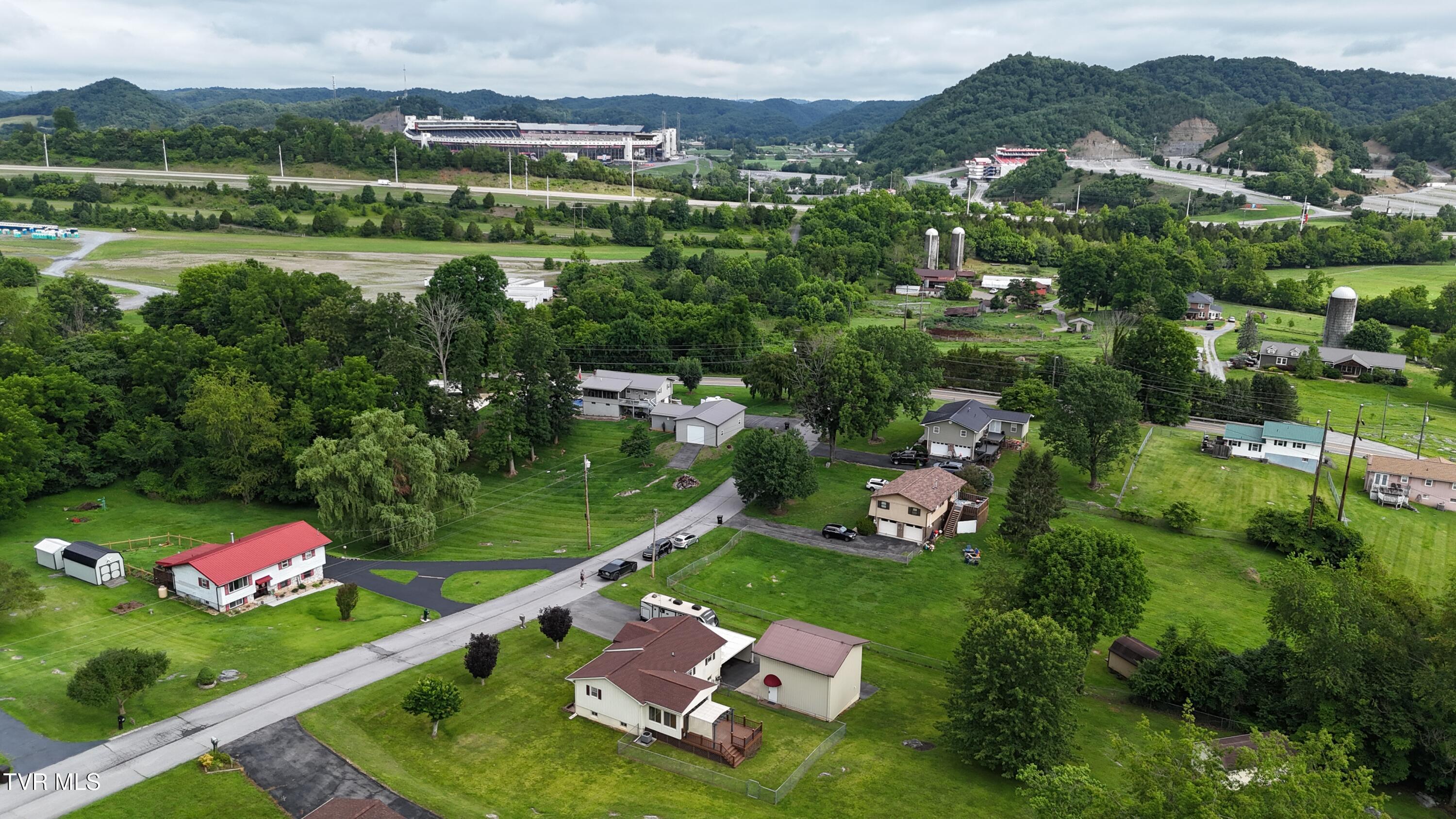 Image 4: 231 Pine Laruel Circle (aerial)
