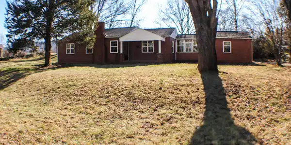 804 East Maple Street