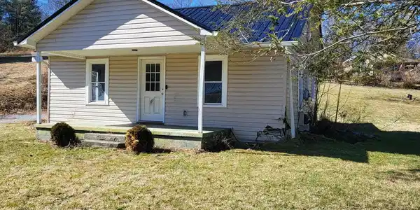 1816 South Highway 81