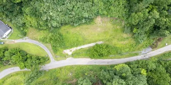 Image 3: 817 Doe Branch-03