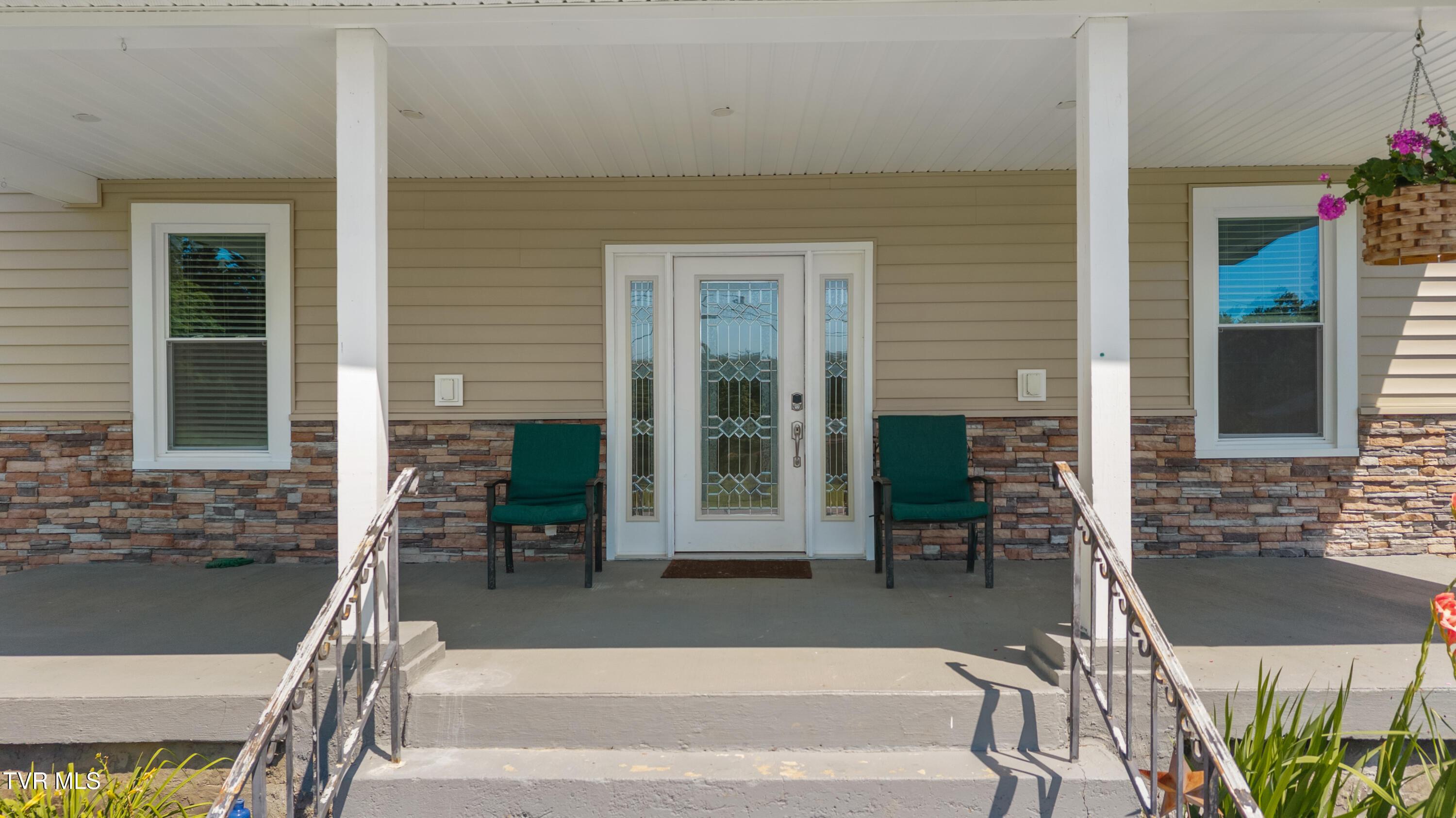Image 4: 008-215WoodbineAvenue-BullsGap-TN-37711-