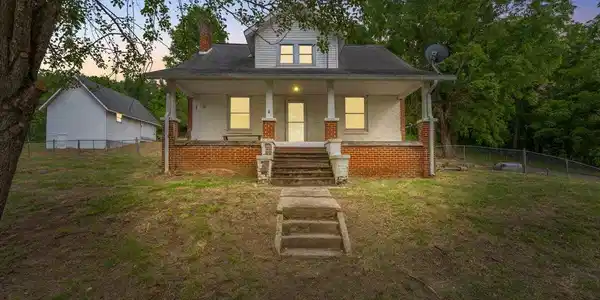 4591 Greenwood Drive