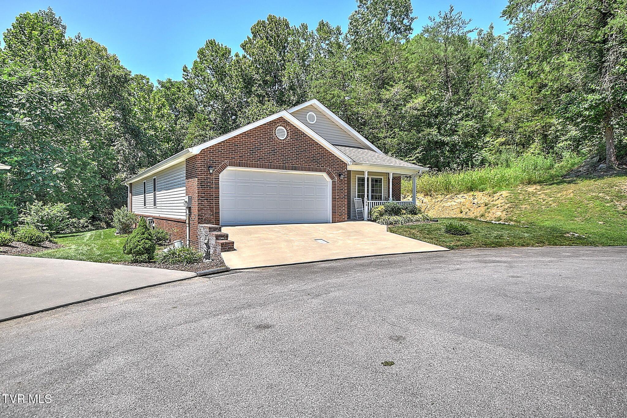 Image 4: 28-web-or-mls-708 Willowcrest AH-5