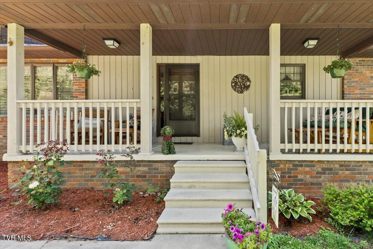 Image 4: Front Porch