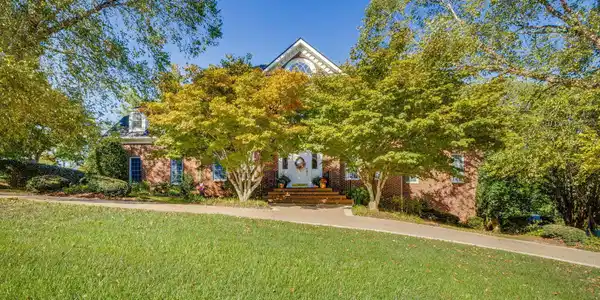 9 Dove Tree Lane