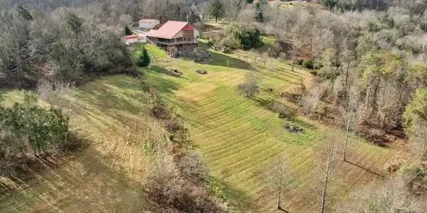 Image 3: 51-web-or-mls-1185 Woolsey Rd-51
