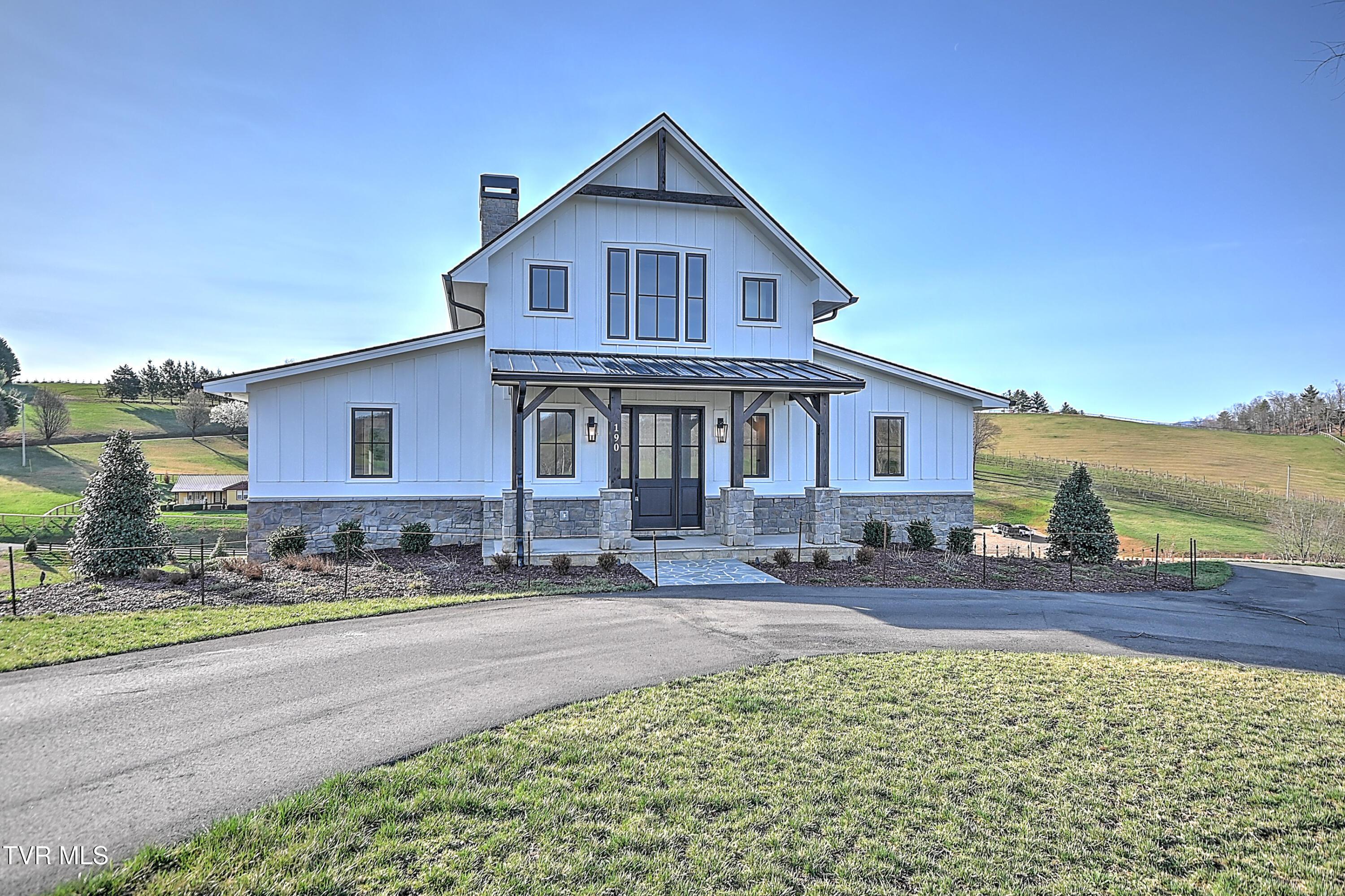 Image 4: 190 Farmhouse Village Trl DST-3